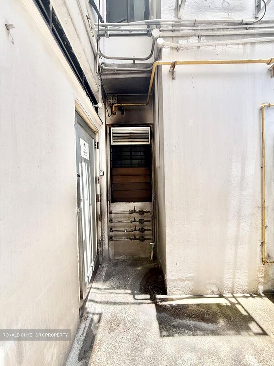 Bukit Ho Swee Court (D3), Shop House #498576071